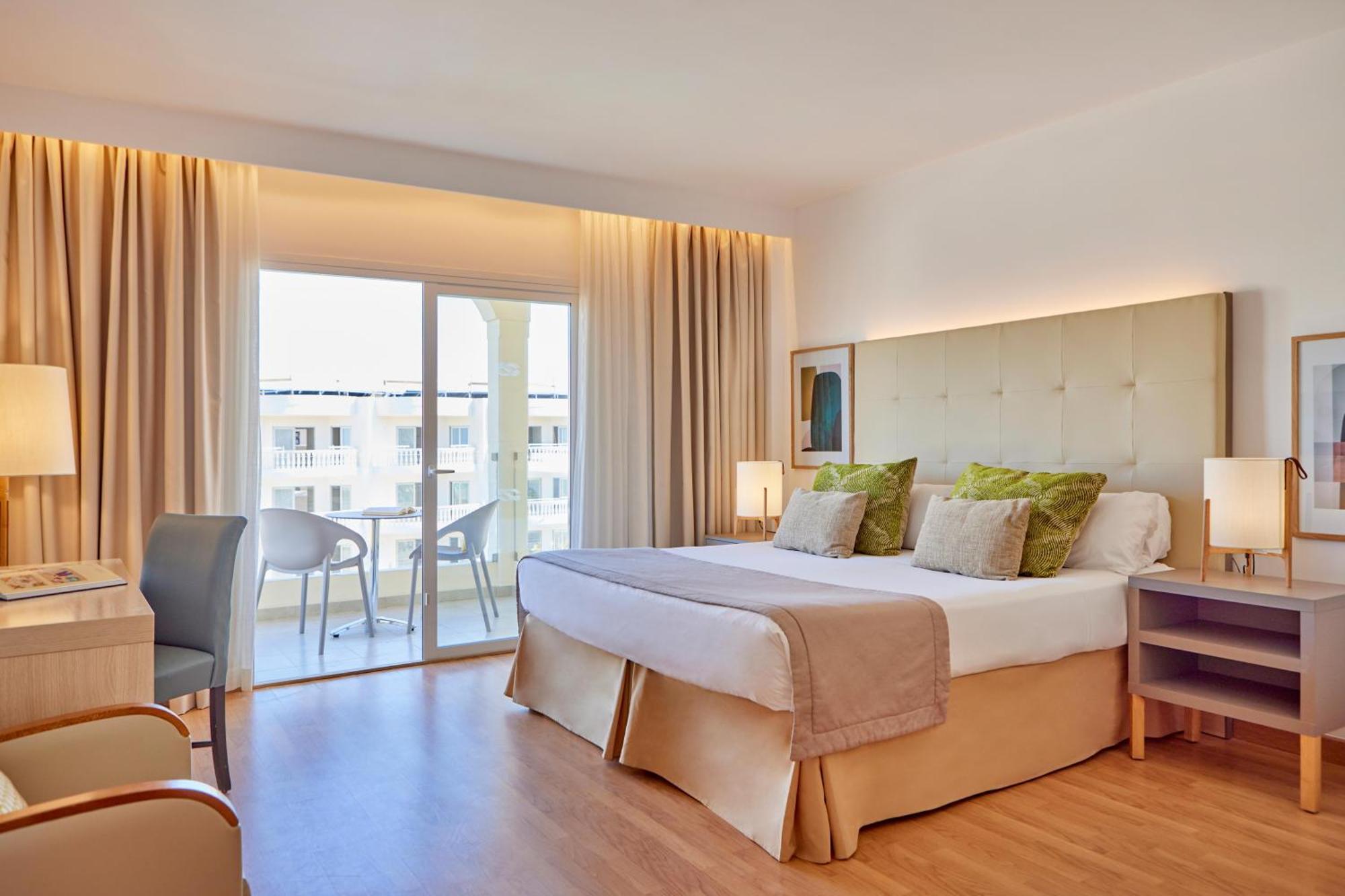 Zafiro Bahia Aparthotel 4*